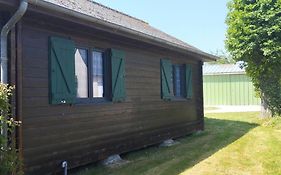 Petit chalet à la campagne